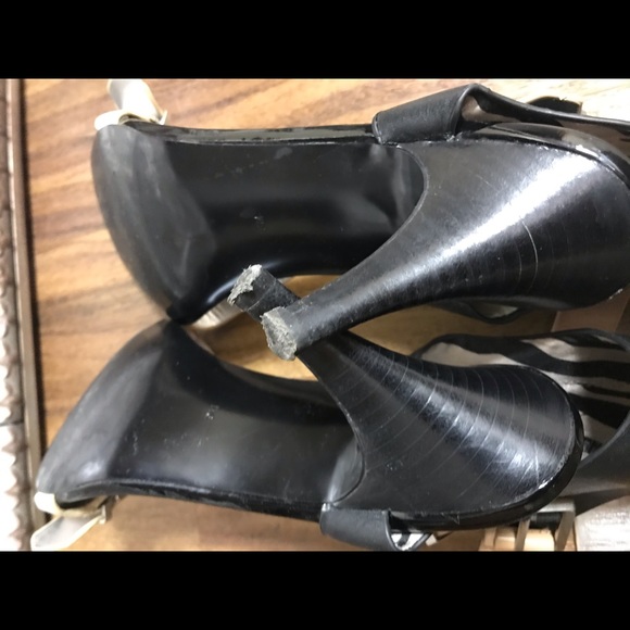 Guess Sandals - Picture 5 of 6